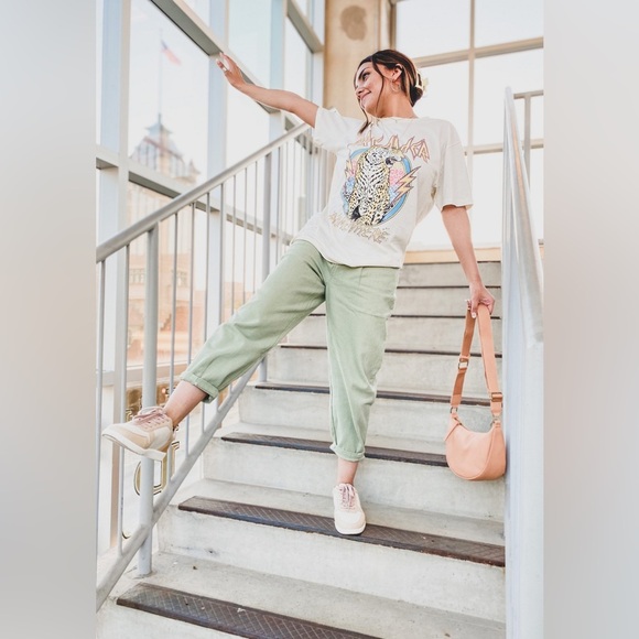 Dreamer Somewhere Tee - Picture 2 of 7